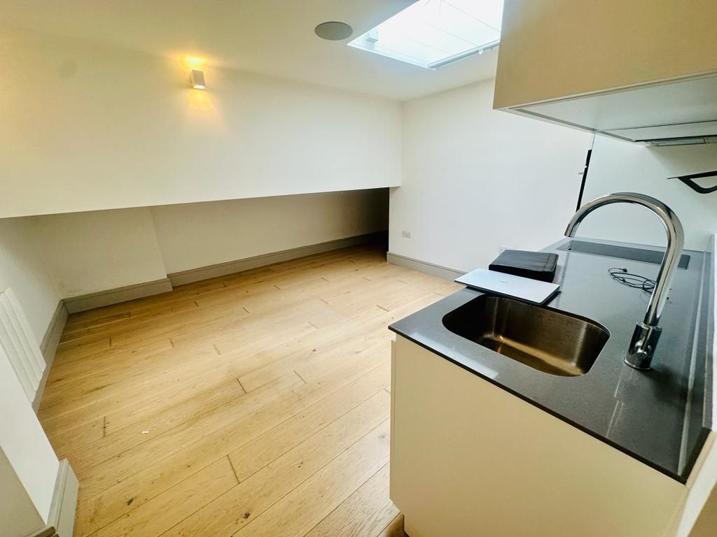 Studio to rent in Spring Villa Road, Edgware HA8 Zoopla