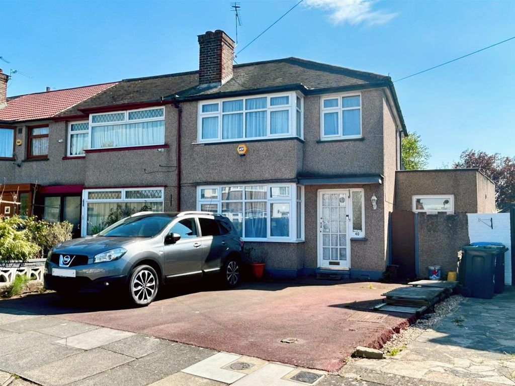 3 bed property for sale in Cambourne Avenue, London N9 Zoopla