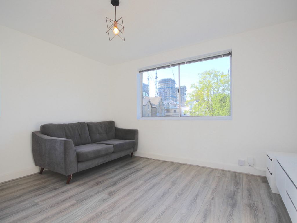 1 bed flat to rent in Mulgrave Road, Croydon, Surrey CR0, £1,350 pcm Zoopla