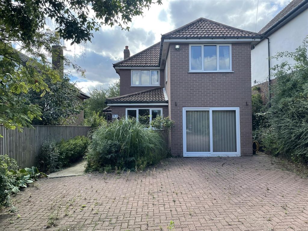 4 bed property for sale in Filey Road, Scarborough YO11 Zoopla