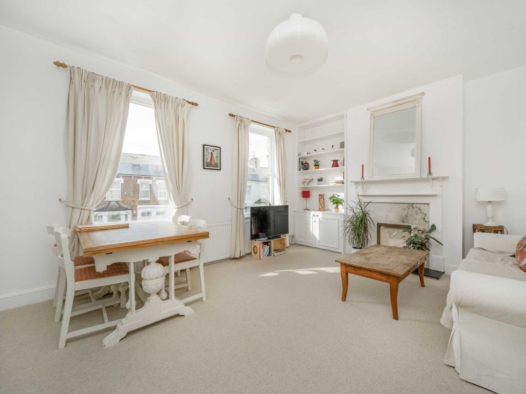 2 bed flat for sale in Gloucester Road, London W3, £499,950 Zoopla