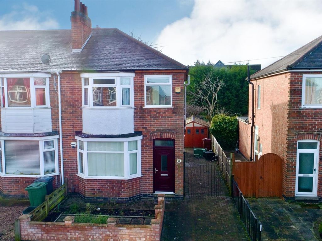 3 bed semidetached house for sale in Limehurst Avenue, Loughborough