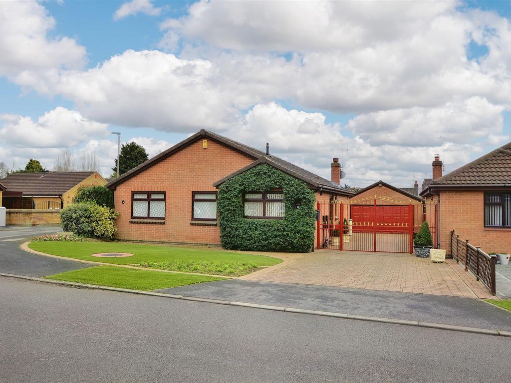 3 bed detached bungalow for sale in Thorntree Close, Breaston, Derby