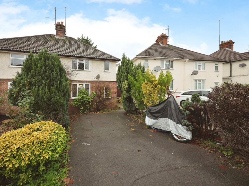 3 bed semidetached house for sale in Bowerdean Road, High HP13