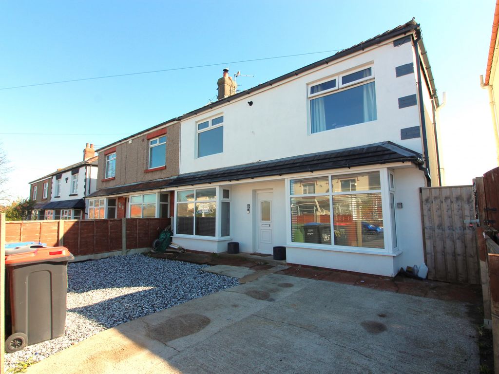 3 bed semidetached house for sale in Rossendale Avenue North, Thornton