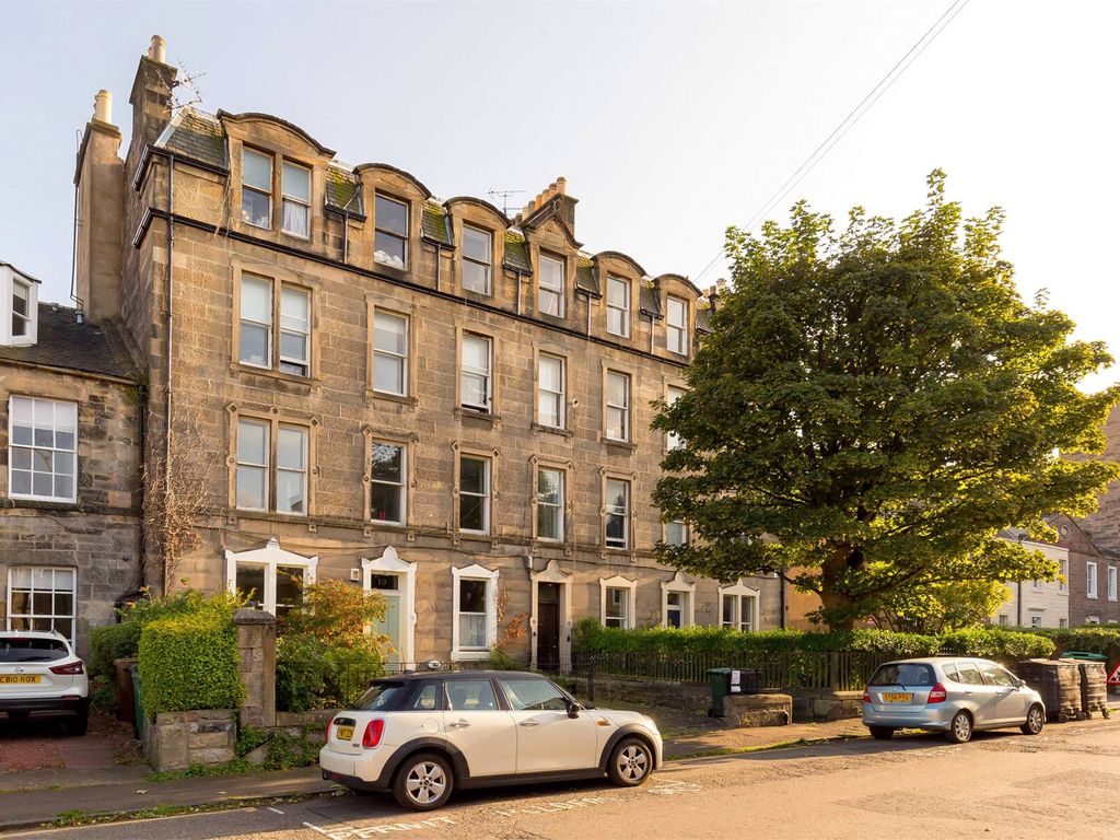 3 bed flat for sale in 17/6, Upper Gilmore Place, Bruntsfield