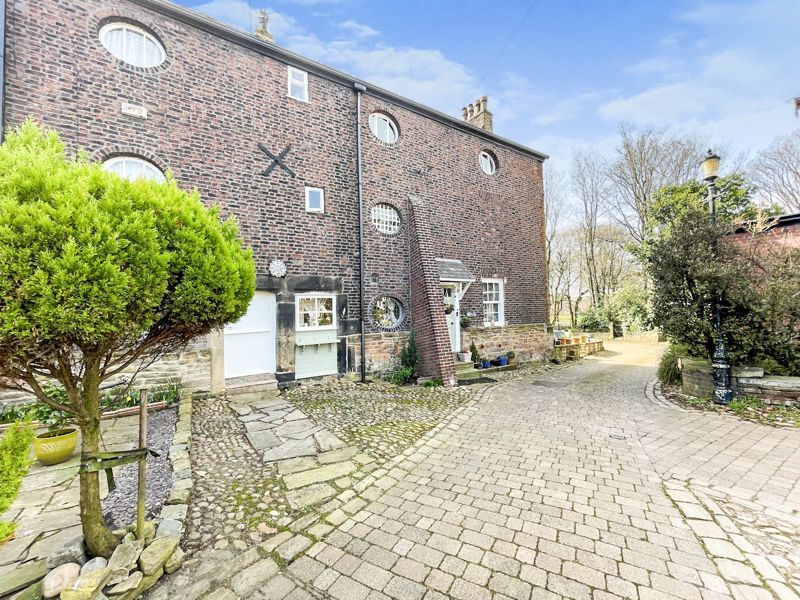 5 bed semidetached house for sale in The Starkies, Manchester Road