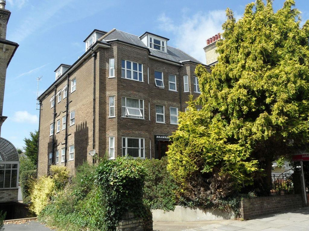 1 bed flat to rent in Eaton Gardens, Hove BN3, £1,300 pcm Zoopla