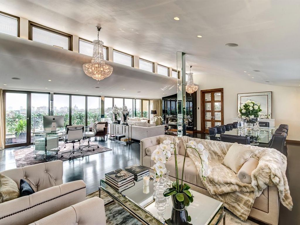 The Penthouse, Petersham House, - Harrington Road SW7  