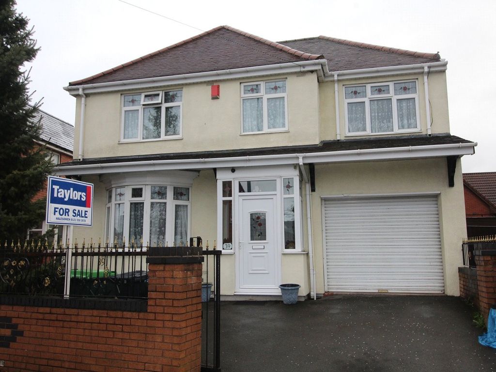 4 bed detached house for sale in Halesowen Road, Cradley Heath, West Midlands B64, £325,000 Zoopla