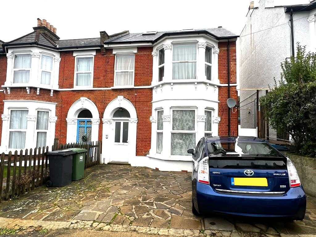 3 bed flat for sale in Arngask Road, Catford SE6, £505,000 Zoopla