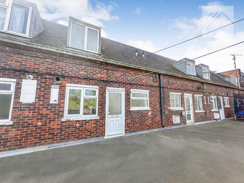 2 bed flat to rent in High Street, Rayleigh SS6 Zoopla