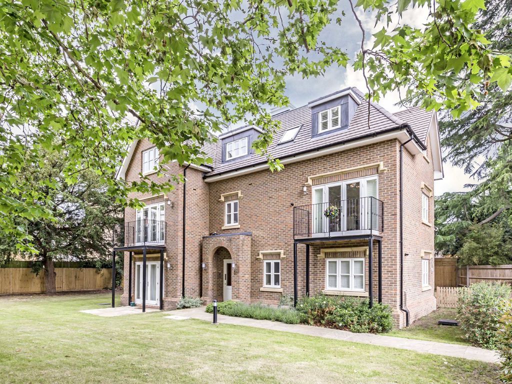 2 bed flat for sale in Upper Teddington Road, Hampton Wick, Kingston