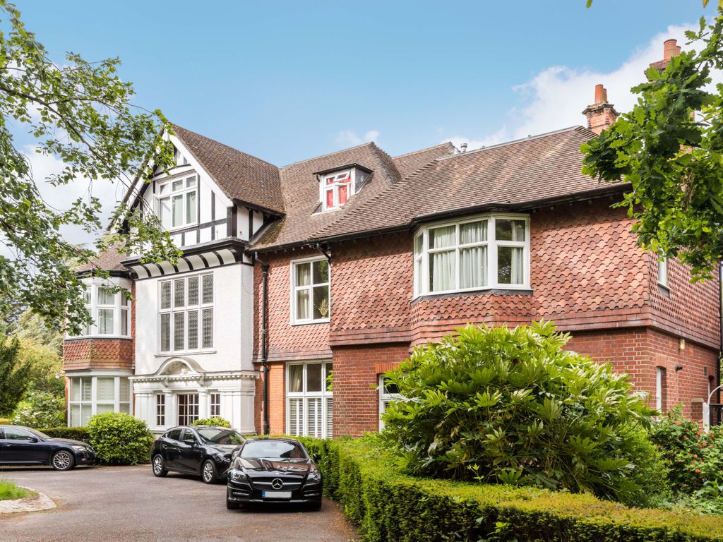 1 bed flat to rent in Wray Common Road, Reigate RH2, £800 pcm Zoopla