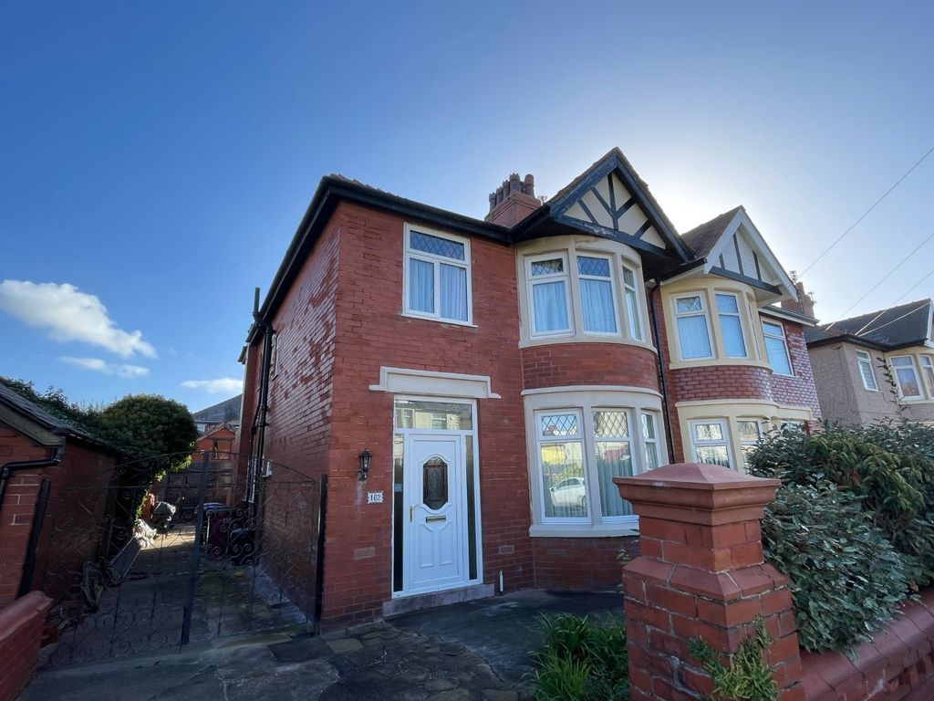 4 bed semidetached house for sale in Cornwall Avenue, North Shore FY2