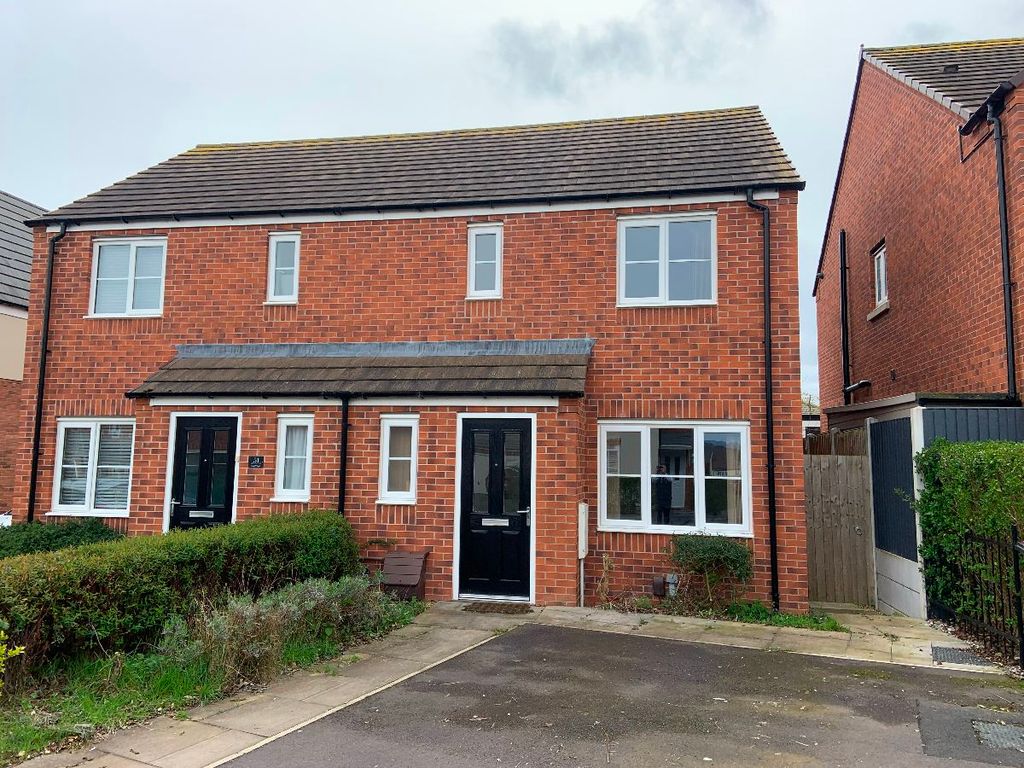 3 bed semidetached house to rent in Greenfields Drive, Newport TF10