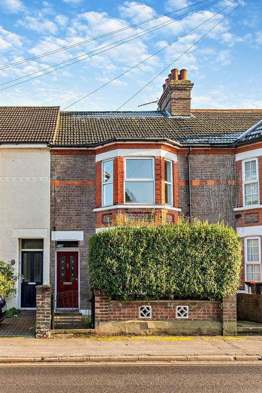 3 bed terraced house for sale in Chiltern Road, Dunstable LU6, £305,000 Zoopla