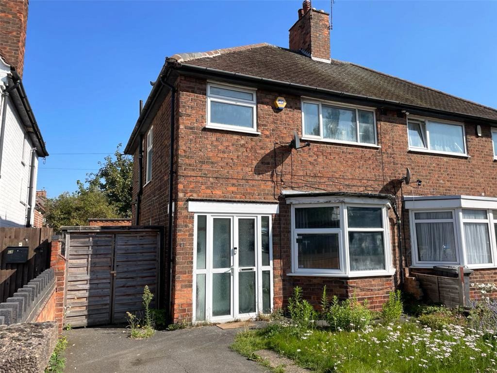 3 bed semidetached house for sale in Abbey Park Road, Leicester