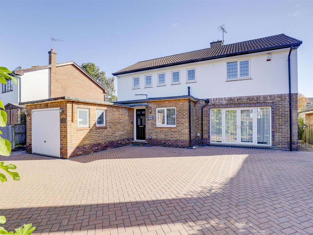 4 bed detached house for sale in Park Drive, Hucknall, Nottinghamshire