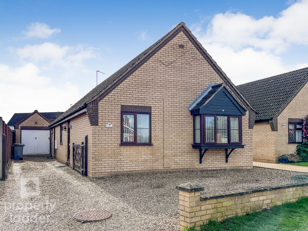 3 bed detached bungalow for sale in Ivy Road, Spixworth, Norwich NR10