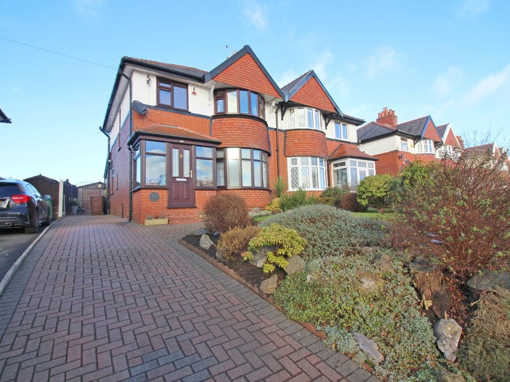 3 bed semidetached house to rent in Bury New Road, Breightmet, Bolton