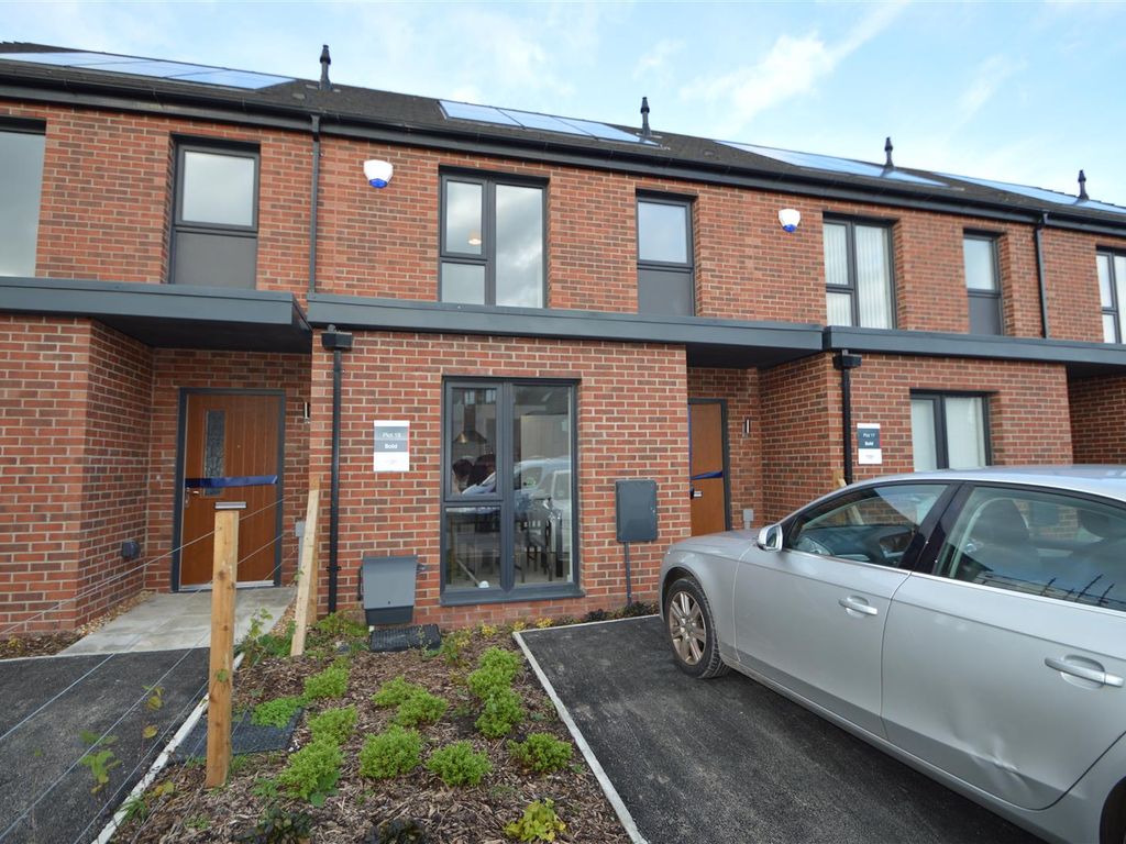 3 bed property to rent in Woolton Close, Salford, Manchester M5 Zoopla