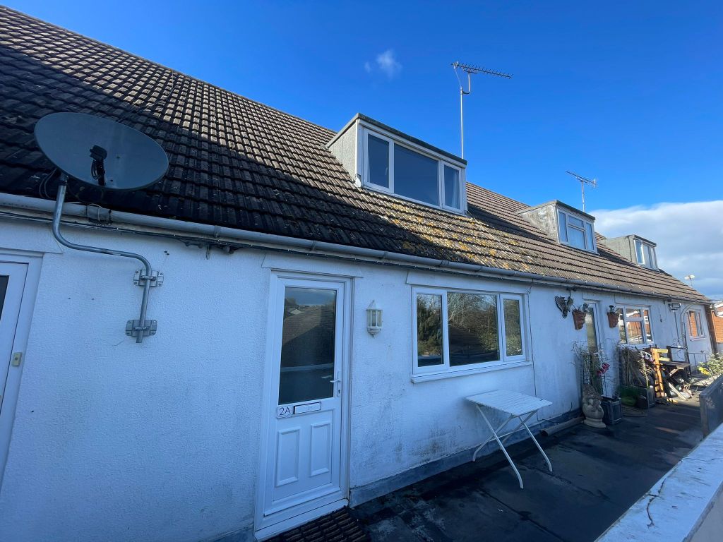 2 bed to rent in Churchill Avenue, Melksham SN12, £875 pcm