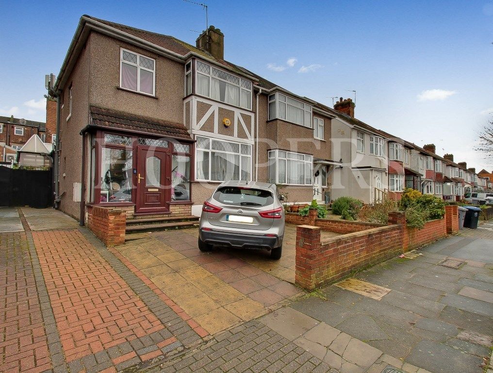 3 bed semidetached house for sale in Chartley Avenue, London NW2, £