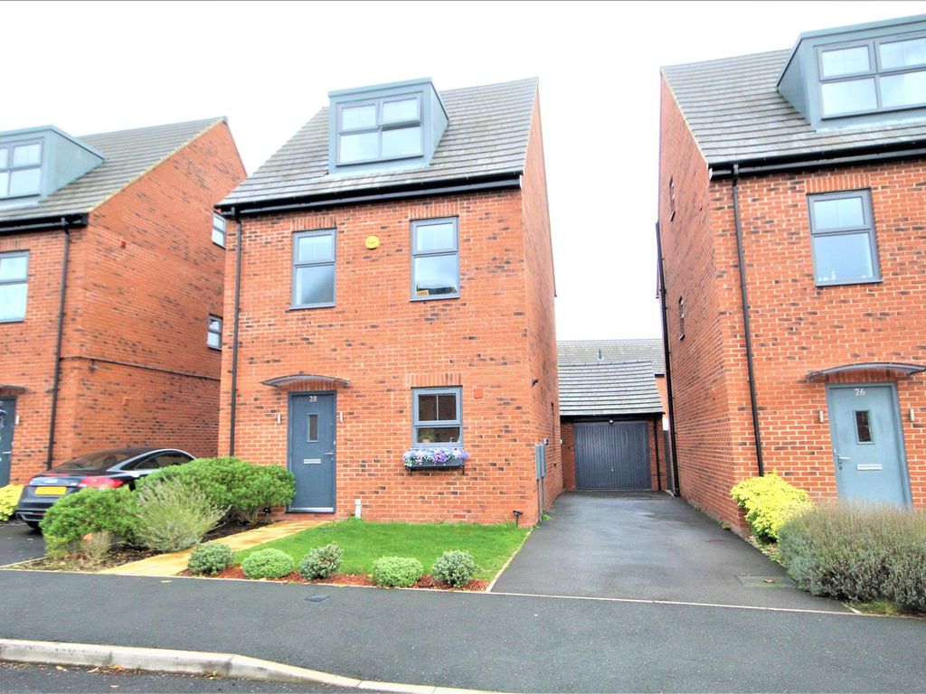 4 bed detached house for sale in Maitland Road, Linton, Swadlincote