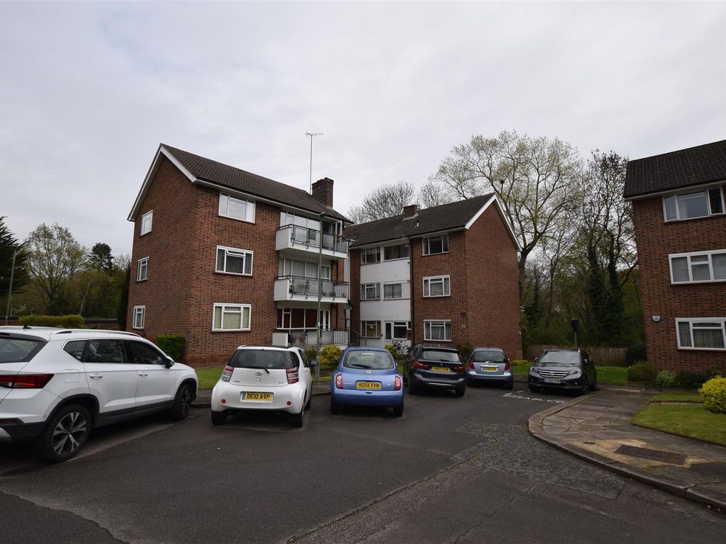 2 bed flat to rent in Freeland Park, Holders Hill Road, London NW4 Zoopla