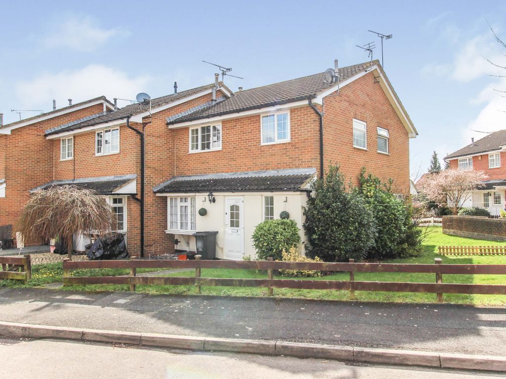 2 bed end terrace house to rent in Gifford Road, Stratton St. Margaret