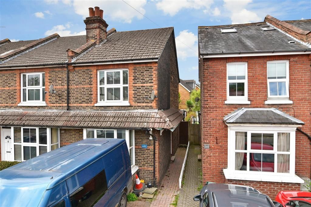 3 bed end terrace house for sale in Emlyn Road, Redhill, Surrey RH1, £450,000 Zoopla