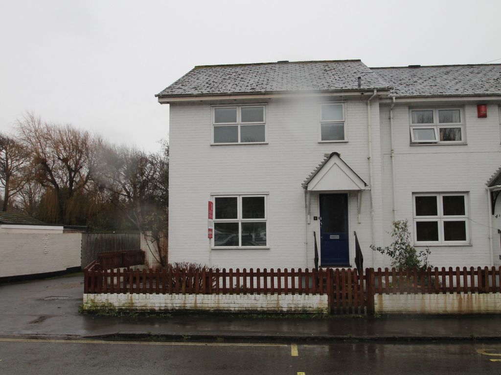 3 bed end terrace house to rent in High Street, Milford On Sea SO41