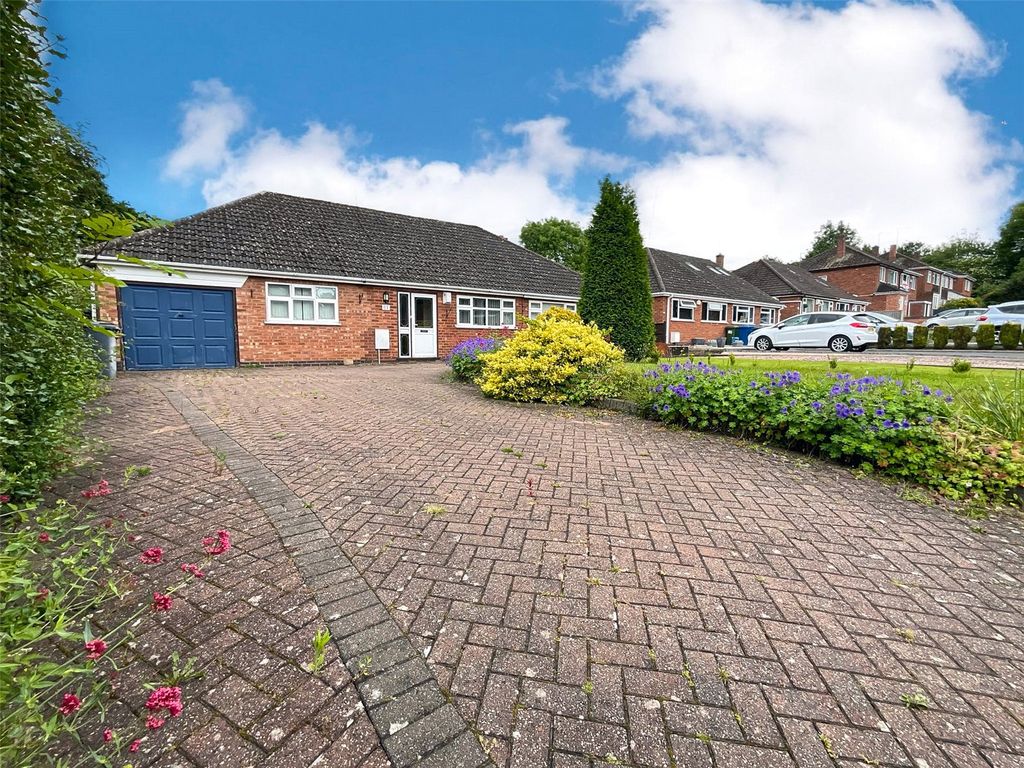3 bed bungalow for sale in Woodhouse Lane, Tamworth, Staffordshire B77, £299,950 Zoopla