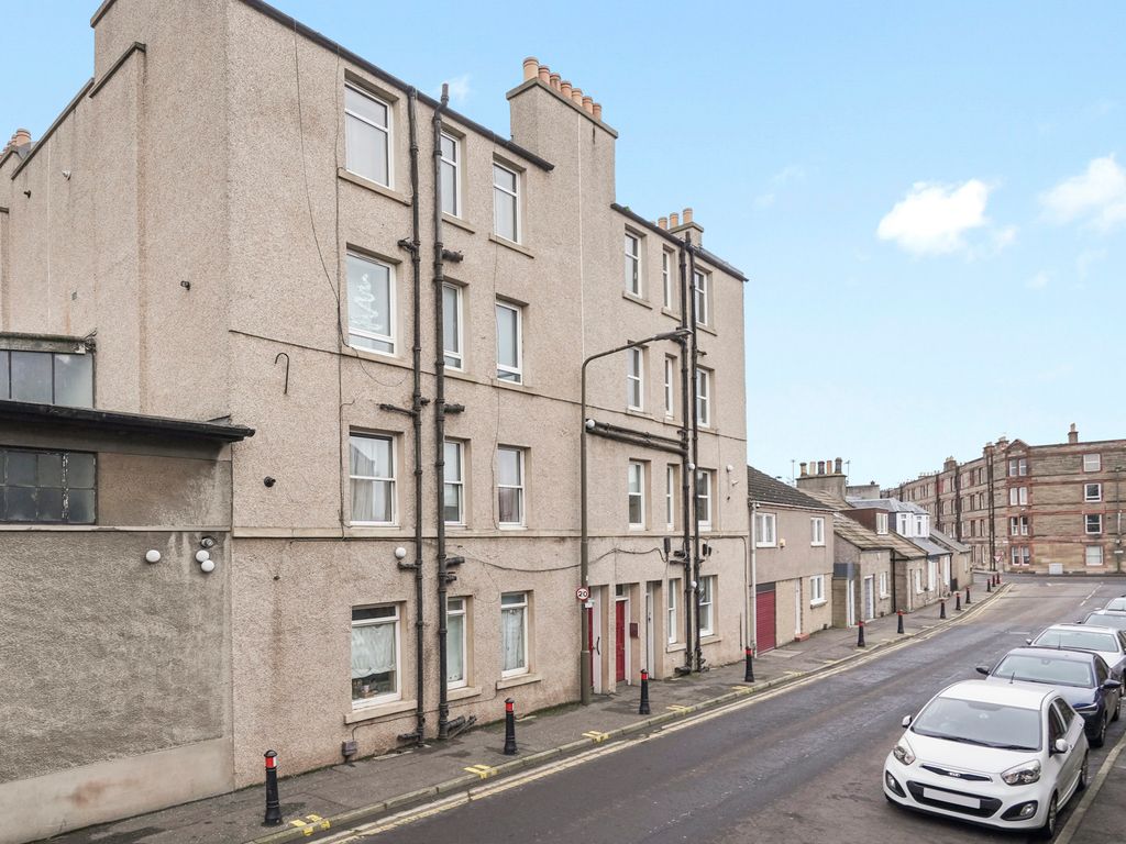 1 bed flat for sale in Lochend Road South, Musselburgh EH21, £125,000