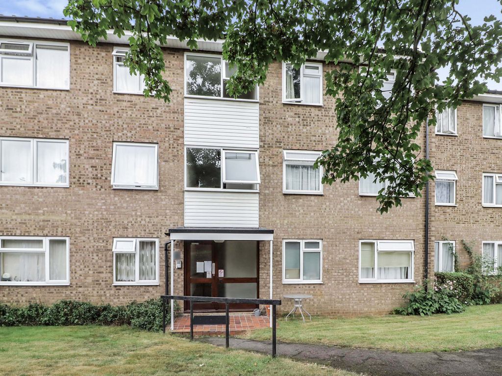 2 bed flat to rent in The Shires, Old Bedford Road, Luton LU2 Zoopla
