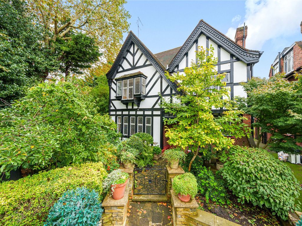 6 bed detached house for sale in Vale Close, Maida Vale, London W9, £