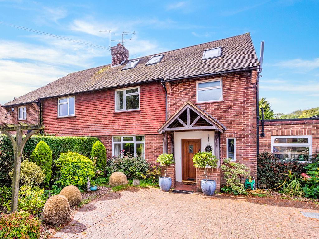 4 bed semidetached house for sale in Westlands Way, Oxted RH8 Zoopla