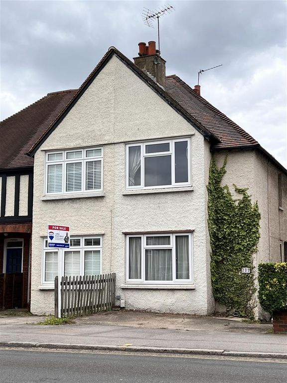 3 bed end terrace house for sale in Portsmouth Road, Cobham KT11 Zoopla