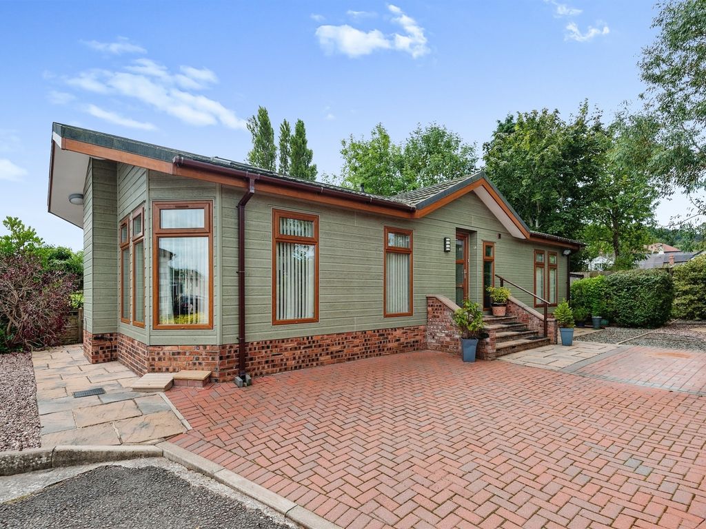 2 bed mobile/park home for sale in Helsby Park Homes, Chester Road