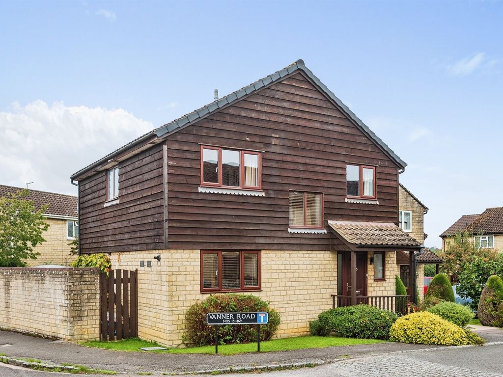 4 bed detached house for sale in Vanner Road, Witney OX28, £450,000