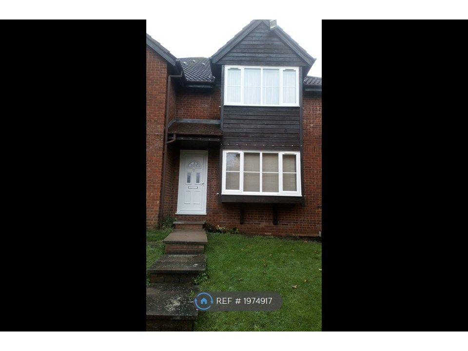 Studio to rent in Snowdon Drive, London NW9, £1,100 pcm Zoopla