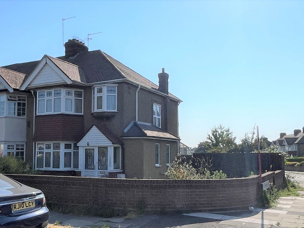 Land for sale in Great Cambridge Road, Cheshunt, Waltham Cross EN8 Zoopla