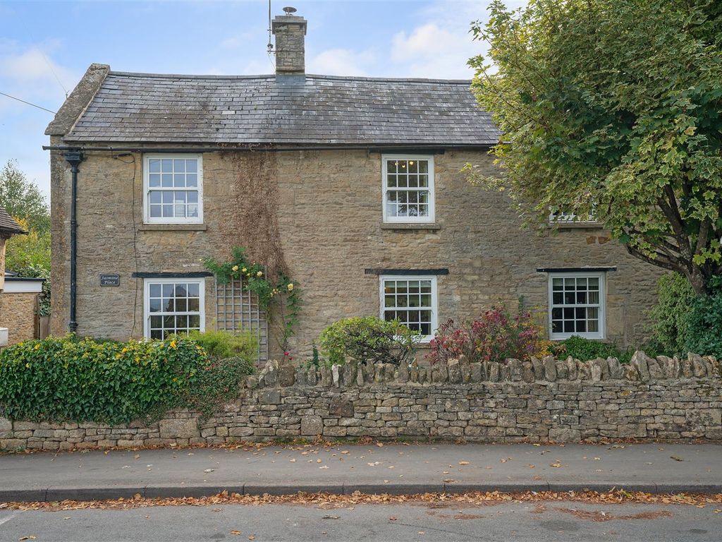 3 bed detached house for sale in Shipton Road, MiltonUnderWychwood