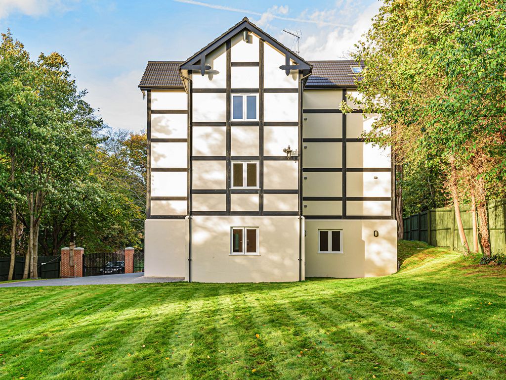 Newgate Street, London E4