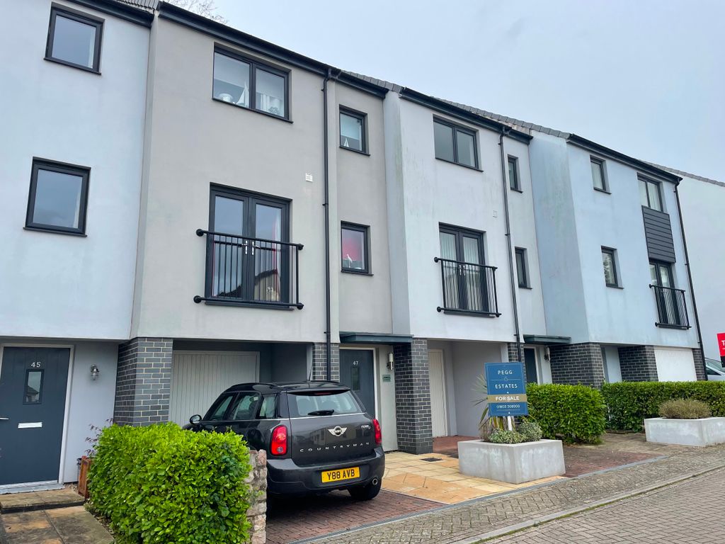 3 bed terraced house for sale in Daveys Elm View, Paignton TQ4, £