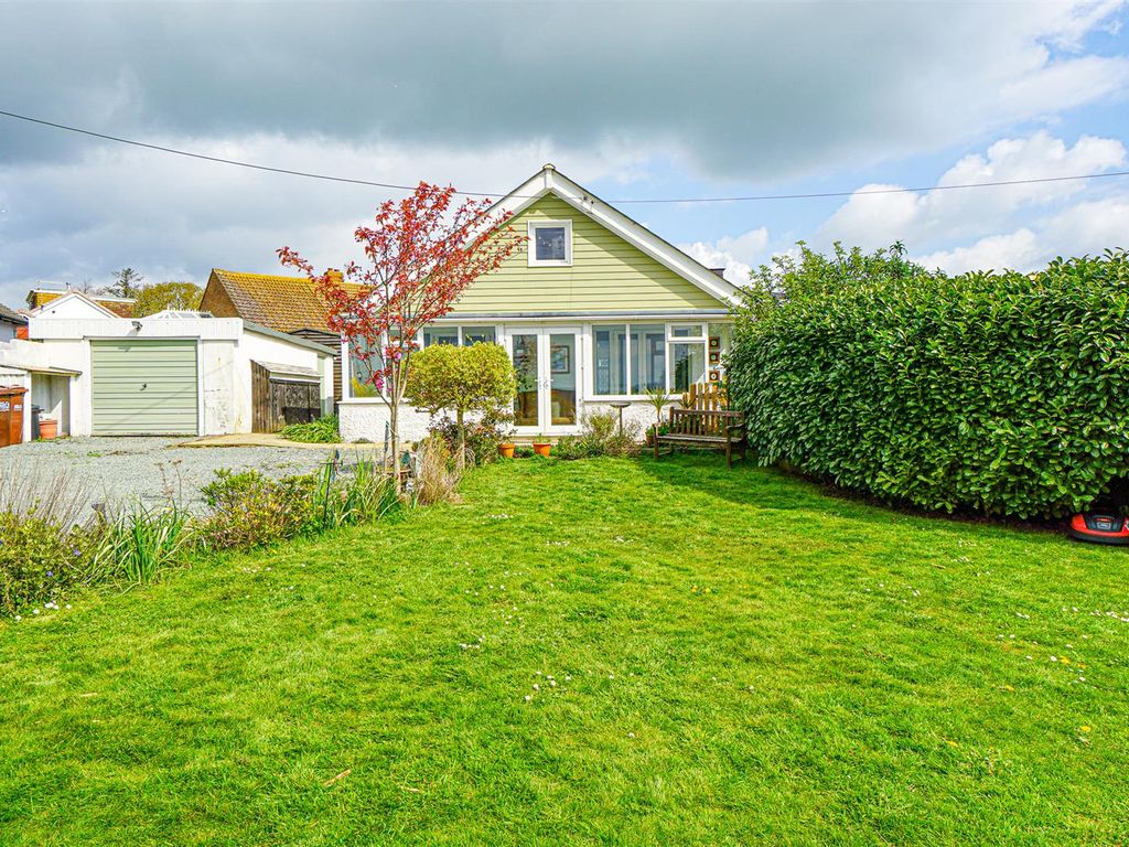 5 bed detached bungalow for sale in Main Road, Icklesham, Winchelsea