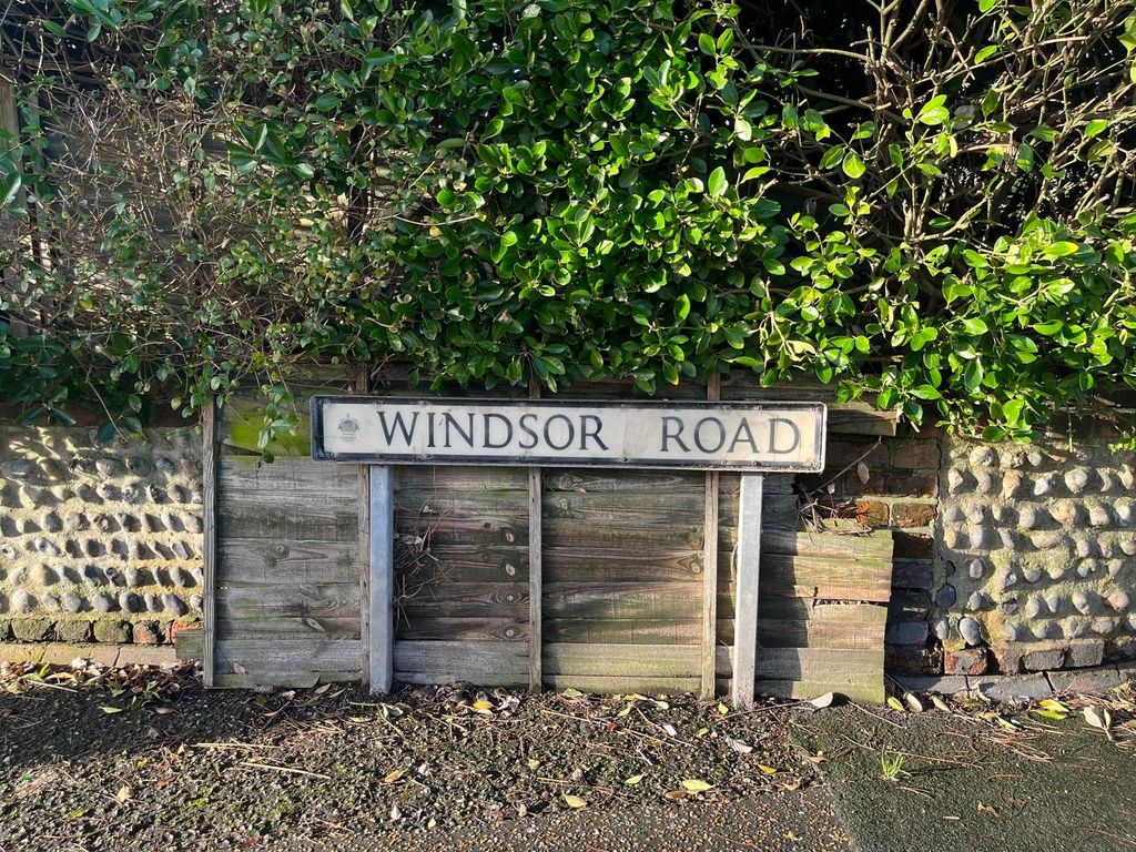 5 bed detached house for sale in Windsor Road, Worthing BN11 Zoopla