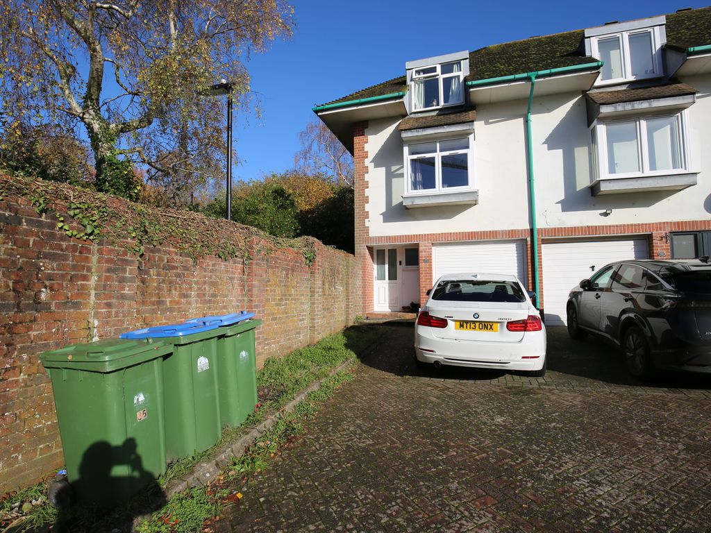 3 bed town house for sale in Burgoyne Road, Southampton SO19, £270,000