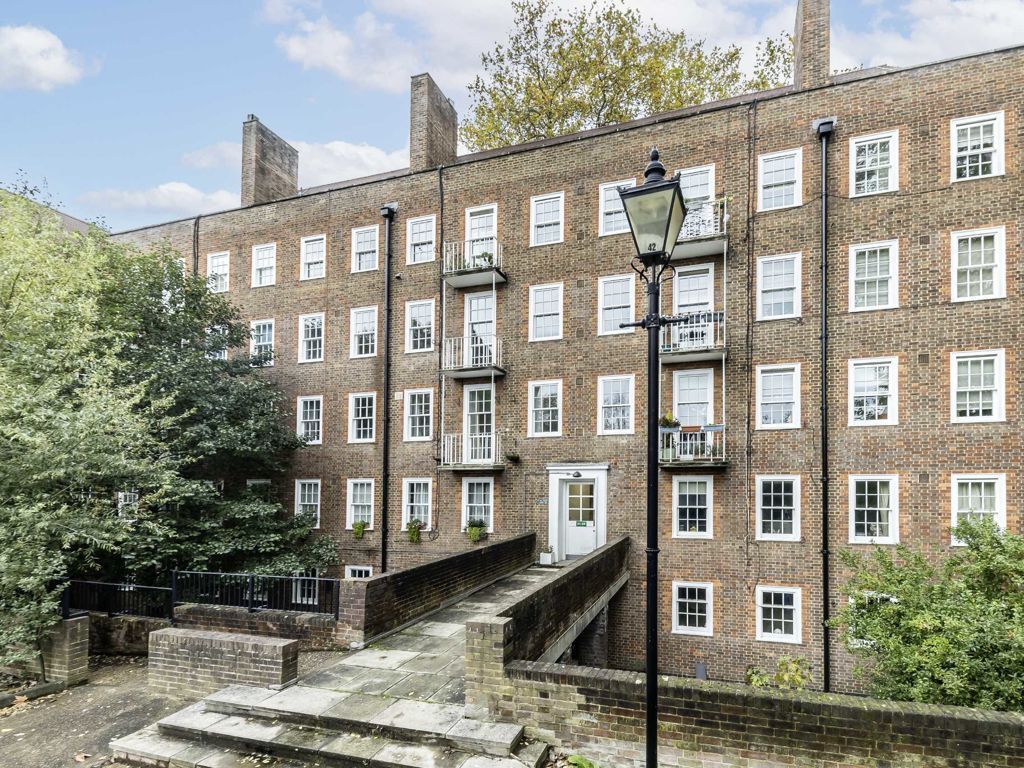 3 bed flat for sale in Well Walk, London NW3, £995,000 Zoopla